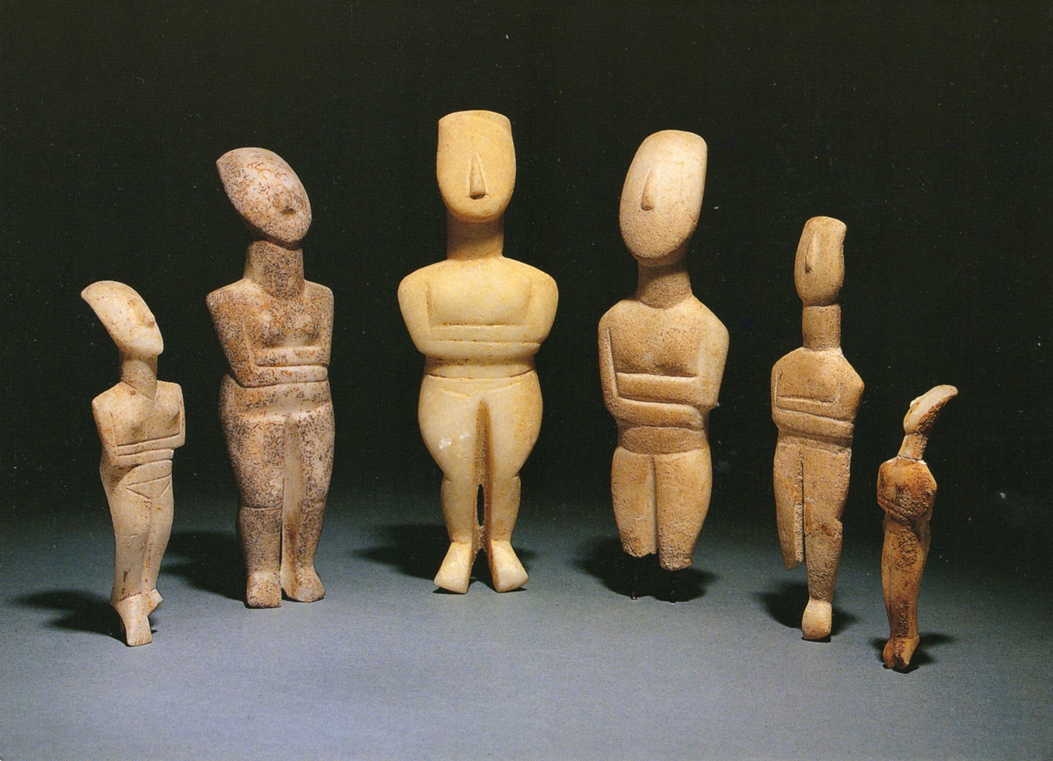 Marble figurines from the Early Cycladic II Period artifact